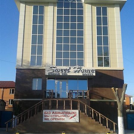 Sweet Home Hotel Atyrau Exterior photo