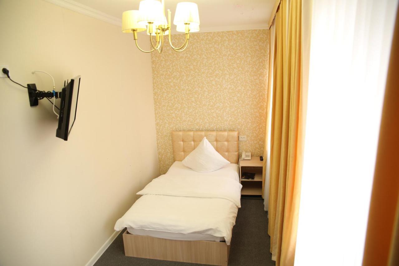 Sweet Home Hotel Atyrau Exterior photo
