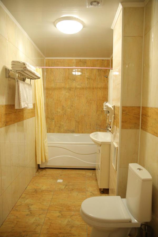 Sweet Home Hotel Atyrau Exterior photo